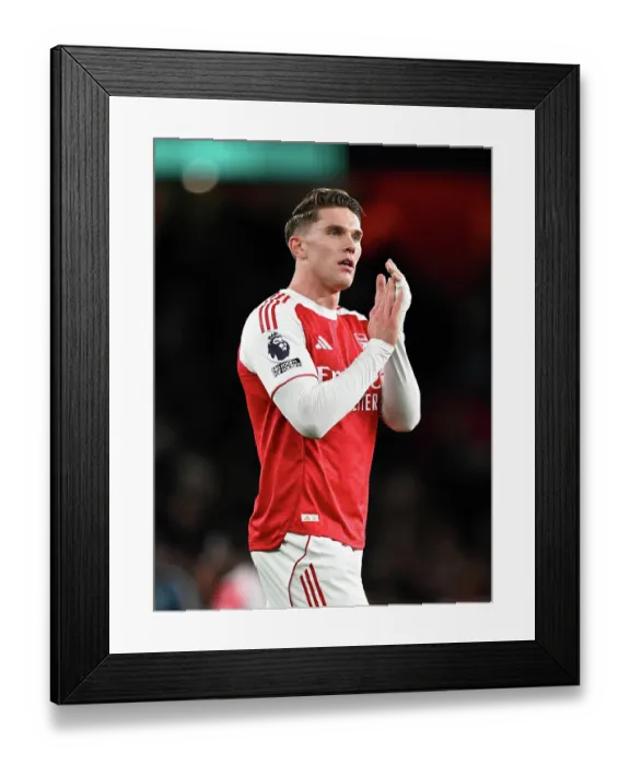 Framed Print : Arsenal v Brentford - Premier League