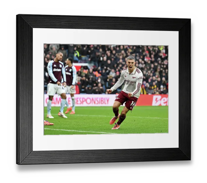 Framed Print : Aston Villa v Arsenal - Premier League Framed Print : Aston Villa v Arsenal - Premier League