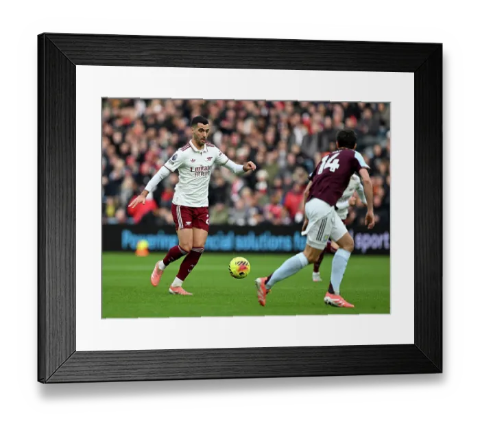 Framed Print : Aston Villa v Arsenal - Premier League