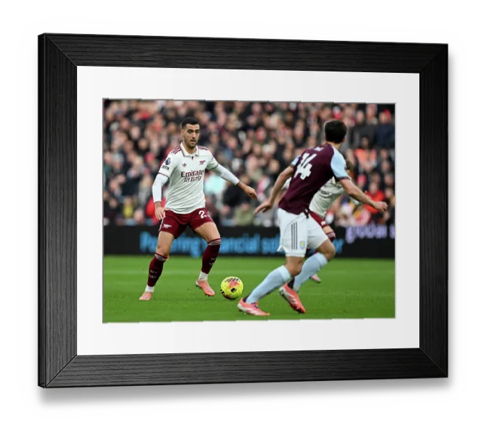Framed Print : Aston Villa v Arsenal - Premier League Framed Print : Aston Villa v Arsenal - Premier League