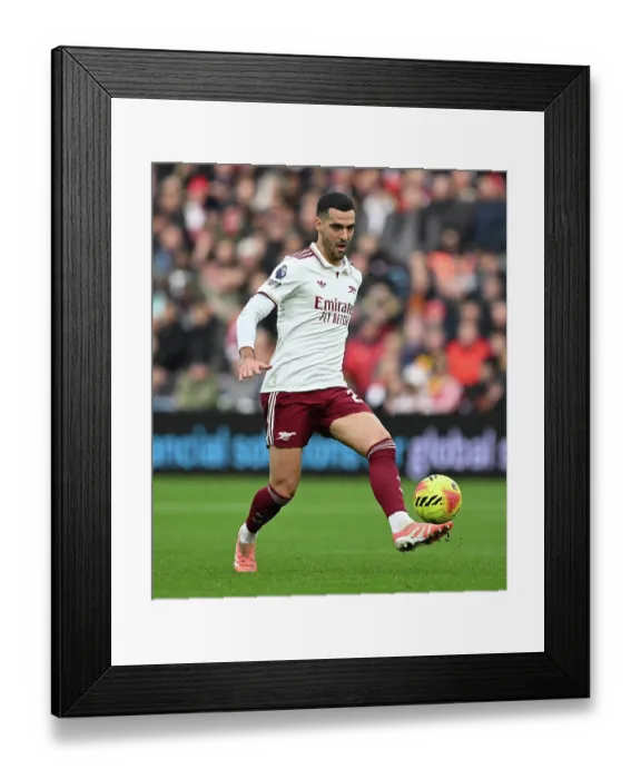 Framed Print : Aston Villa v Arsenal - Premier League Framed Print : Aston Villa v Arsenal - Premier League