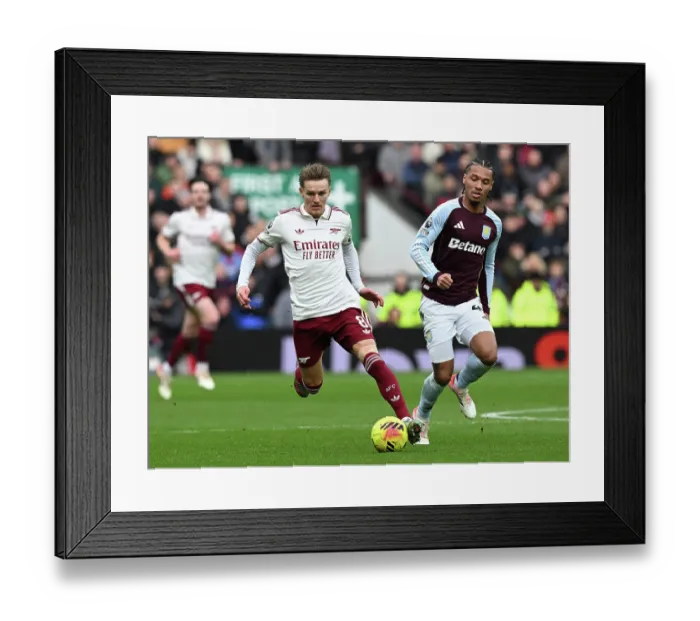Framed Print : Aston Villa v Arsenal - Premier League