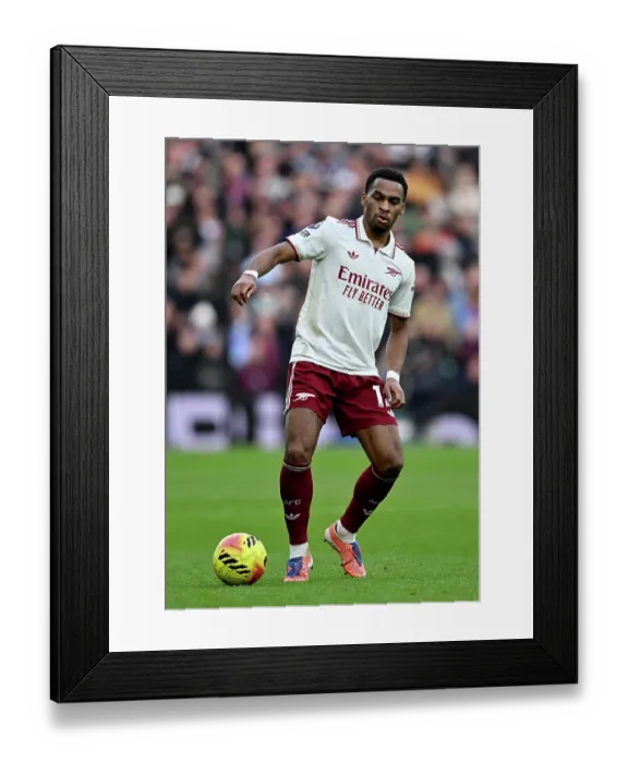 Framed Print : Aston Villa v Arsenal - Premier League Framed Print : Aston Villa v Arsenal - Premier League