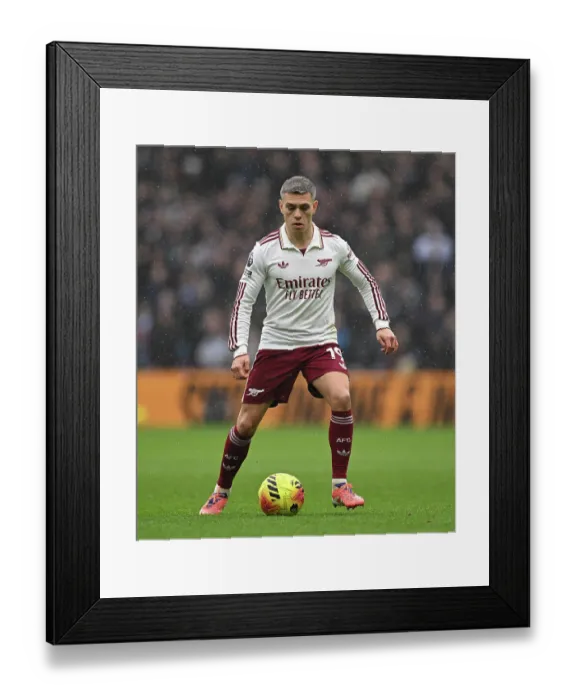 Framed Print : Aston Villa v Arsenal - Premier League Framed Print : Aston Villa v Arsenal - Premier League