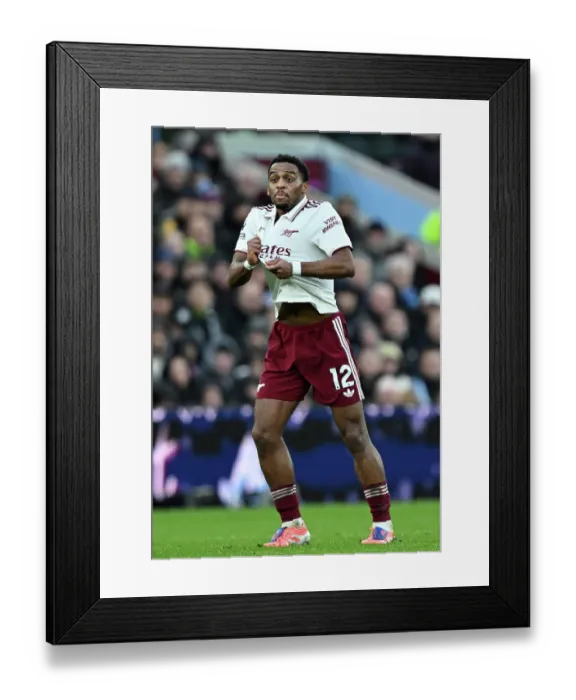 Framed Print : Aston Villa v Arsenal - Premier League Framed Print : Aston Villa v Arsenal - Premier League