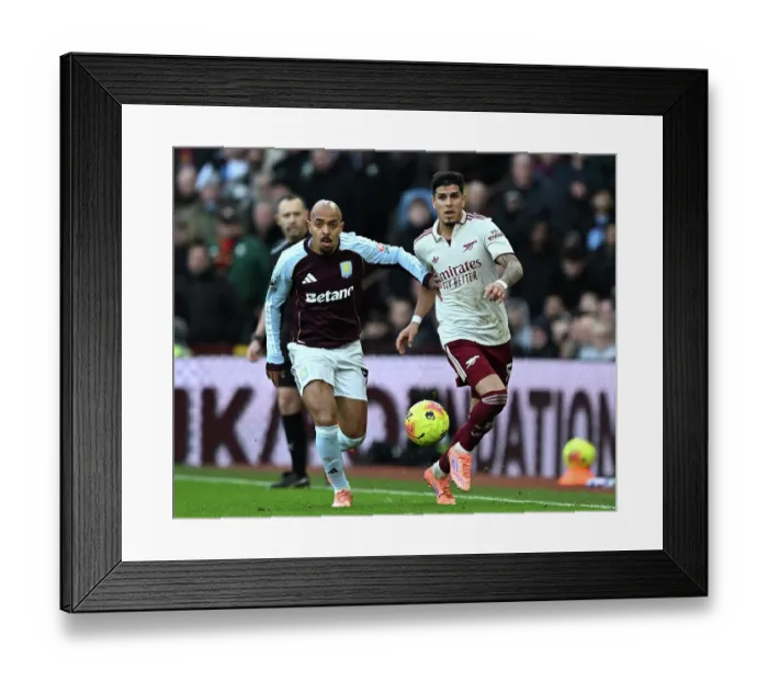 Framed Print : Aston Villa v Arsenal - Premier League Framed Print : Aston Villa v Arsenal - Premier League