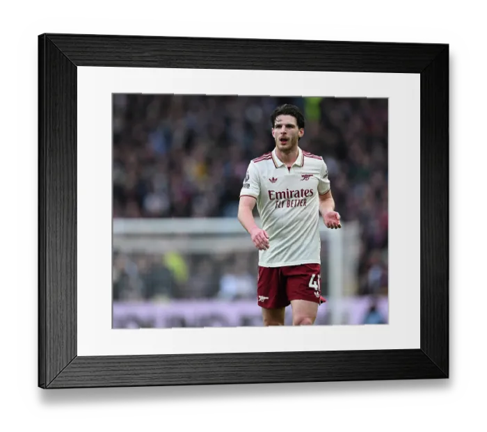 Framed Print : Aston Villa v Arsenal - Premier League Framed Print : Aston Villa v Arsenal - Premier League