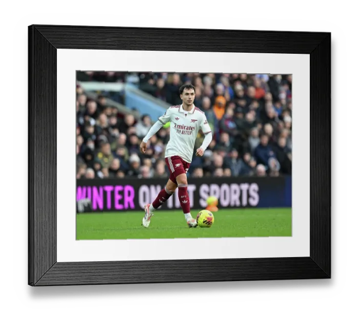 Framed Print : Aston Villa v Arsenal - Premier League Framed Print : Aston Villa v Arsenal - Premier League