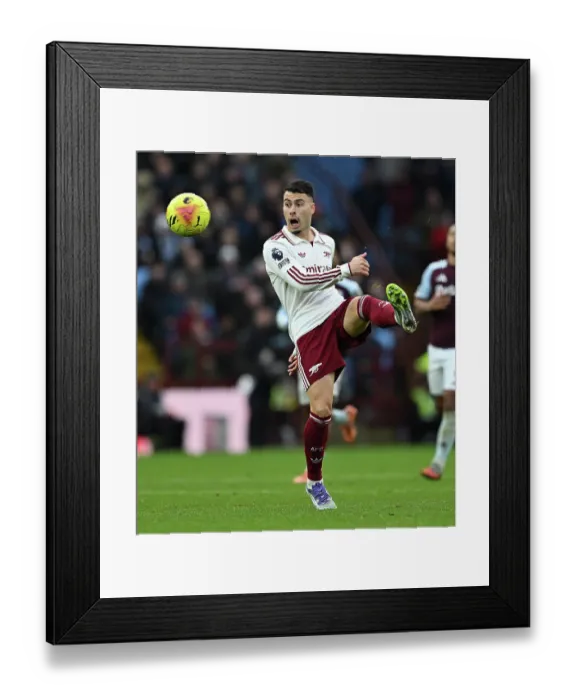 Framed Print : Aston Villa v Arsenal - Premier League