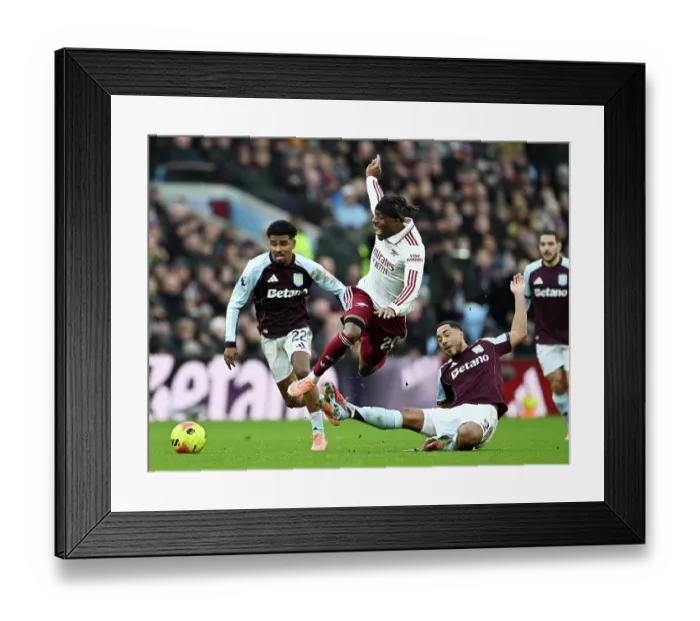 Framed Print : Aston Villa v Arsenal - Premier League Framed Print : Aston Villa v Arsenal - Premier League