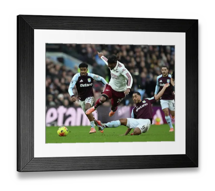 Framed Print : Aston Villa v Arsenal - Premier League Framed Print : Aston Villa v Arsenal - Premier League