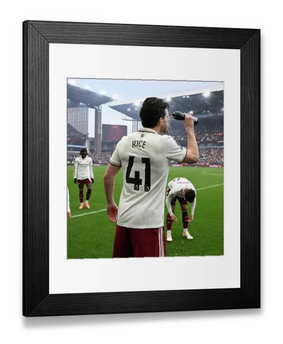 Framed Print : Aston Villa v Arsenal - Premier League Framed Print : Aston Villa v Arsenal - Premier League