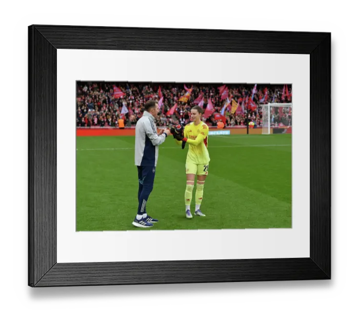 Framed Print : Arsenal v Liverpool - Barclays Women's Super League Arsenal v Liverpool - Barclays Women's Super League Framed Print : Arsenal v Liverpool - Barclays Women's Super League Arsenal v Liverpool - Barclays Women's Super League