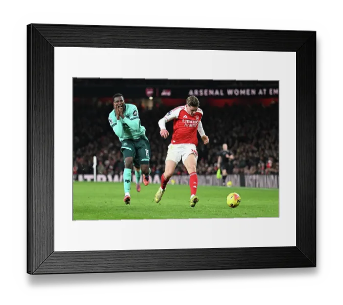 Framed Print : Arsenal v Wolverhampton Wanderers - Premier League Framed Print : Arsenal v Wolverhampton Wanderers - Premier League