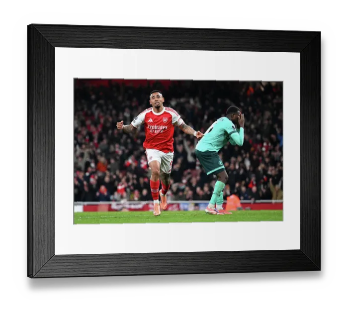 Framed Print : Arsenal v Wolverhampton Wanderers - Premier League