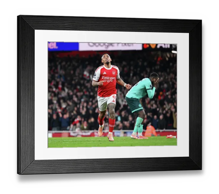 Framed Print : Arsenal v Wolverhampton Wanderers - Premier League Framed Print : Arsenal v Wolverhampton Wanderers - Premier League