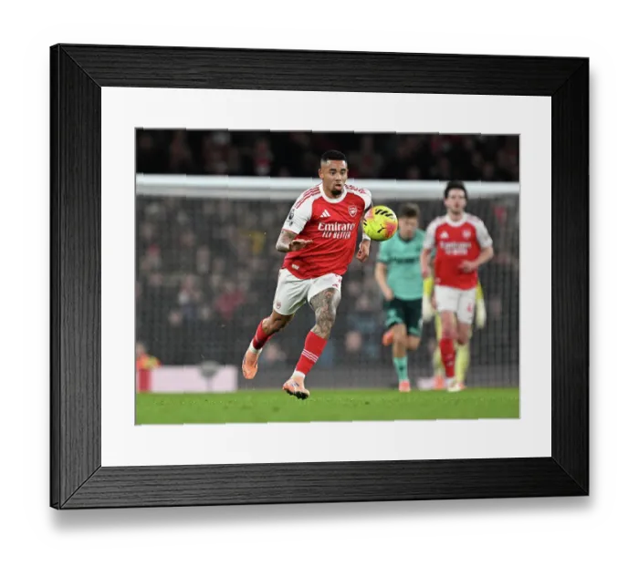 Framed Print : Arsenal v Wolverhampton Wanderers - Premier League