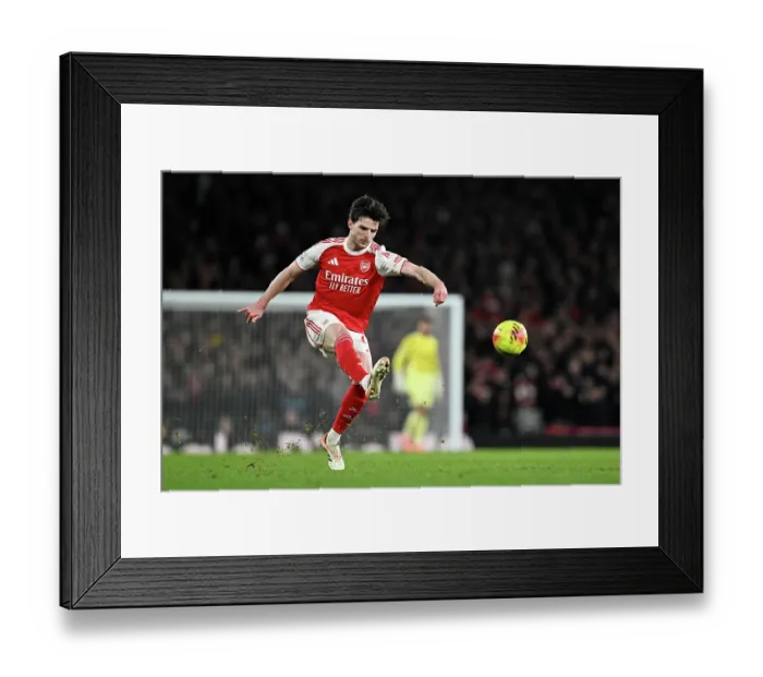 Framed Print : Arsenal v Wolverhampton Wanderers - Premier League