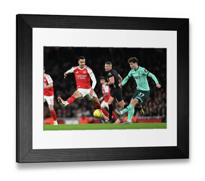 Framed Print : Arsenal v Wolverhampton Wanderers - Premier League