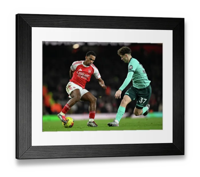 Framed Print : Arsenal v Wolverhampton Wanderers - Premier League