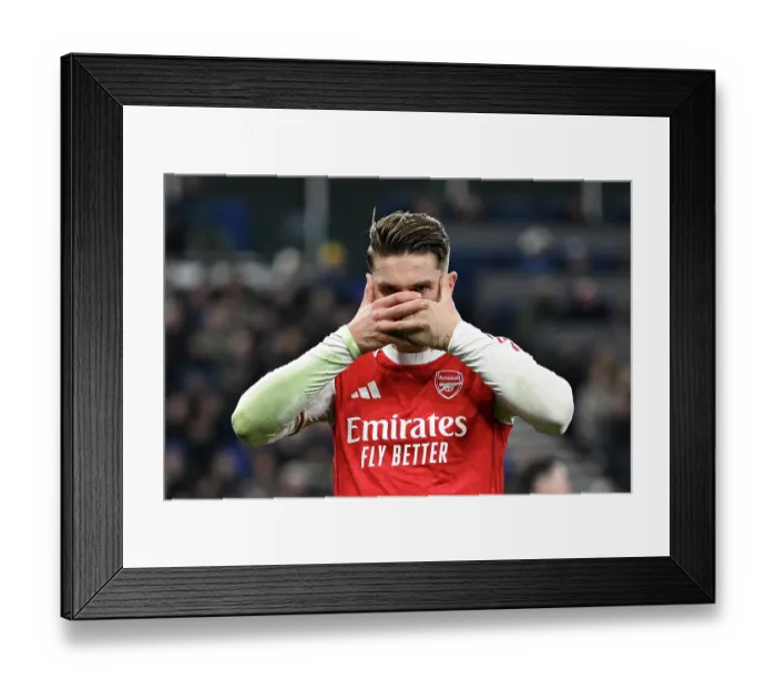 Framed Print : Everton v Arsenal - Premier League