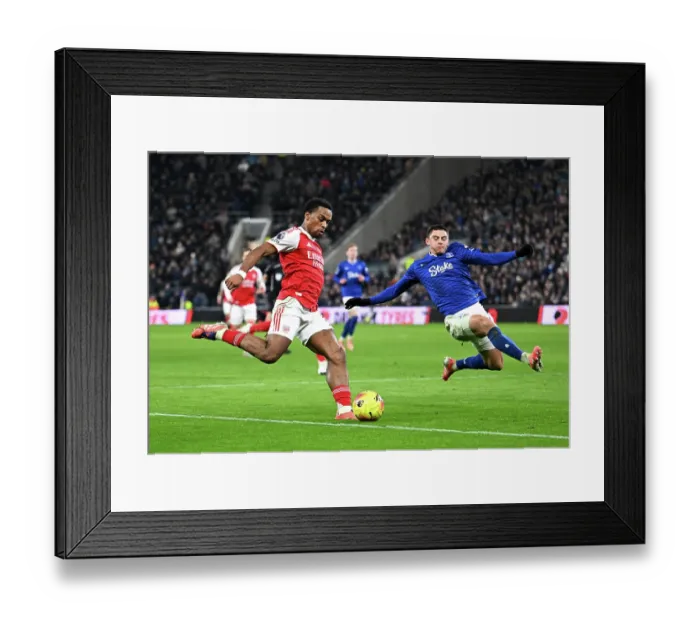 Framed Print : Everton v Arsenal - Premier League