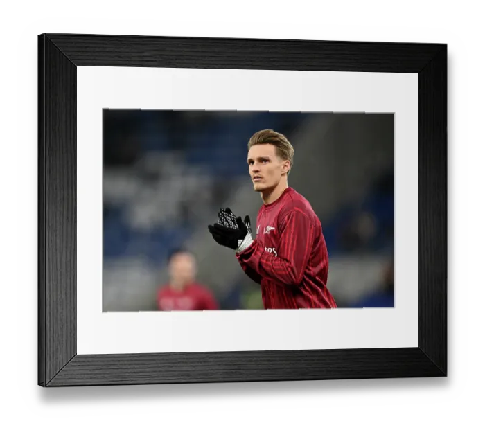 Framed Print : Everton v Arsenal - Premier League