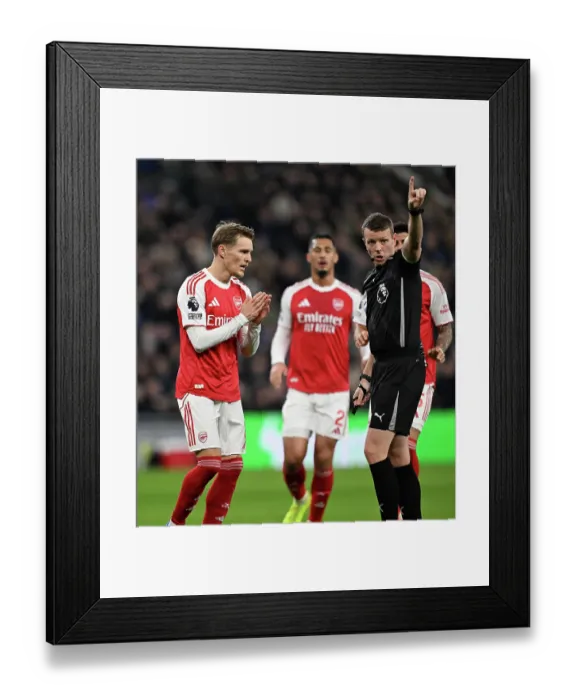 Framed Print : Everton v Arsenal - Premier League