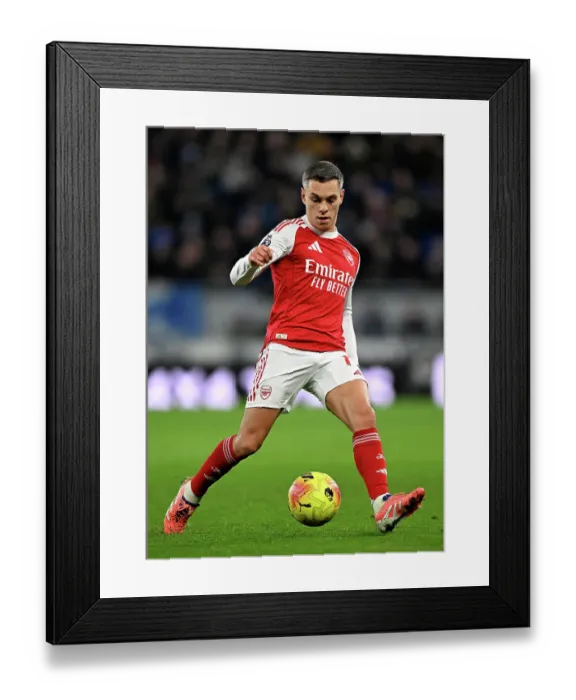 Framed Print : Everton v Arsenal - Premier League