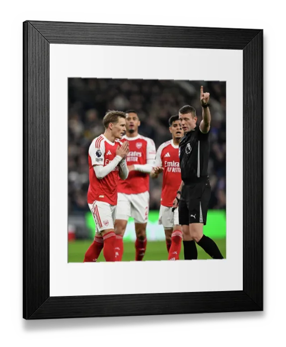 Framed Print : Everton v Arsenal - Premier League