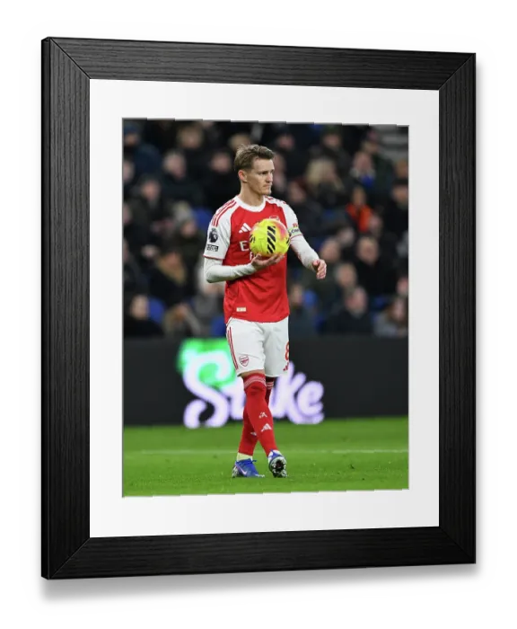 Framed Print : Everton v Arsenal - Premier League