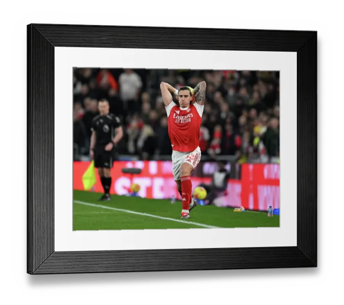 Framed Print : Everton v Arsenal - Premier League