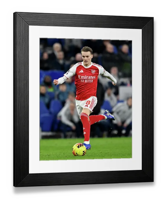 Framed Print : Everton v Arsenal - Premier League