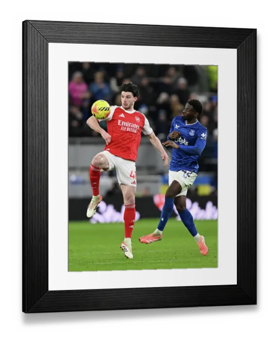 Framed Print : Everton v Arsenal - Premier League