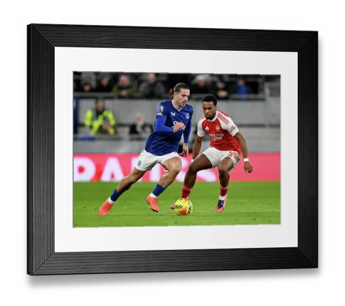 Framed Print : Everton v Arsenal - Premier League