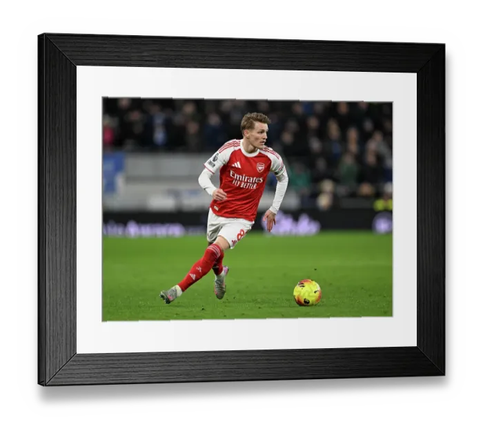 Framed Print : Everton v Arsenal - Premier League