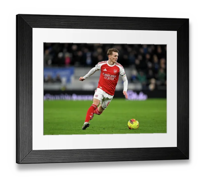 Framed Print : Everton v Arsenal - Premier League