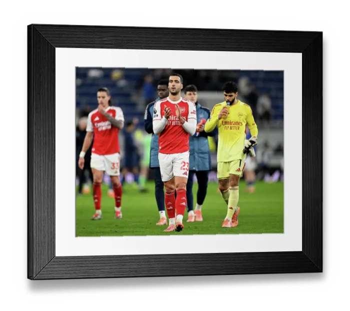 Framed Print : Everton v Arsenal - Premier League