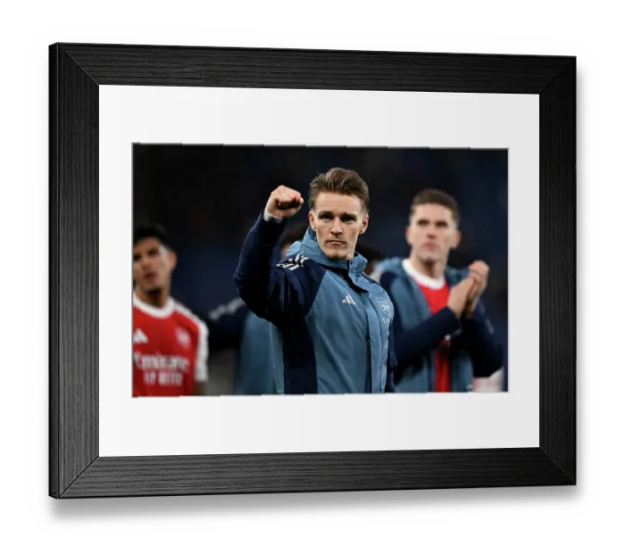 Framed Print : Everton v Arsenal - Premier League