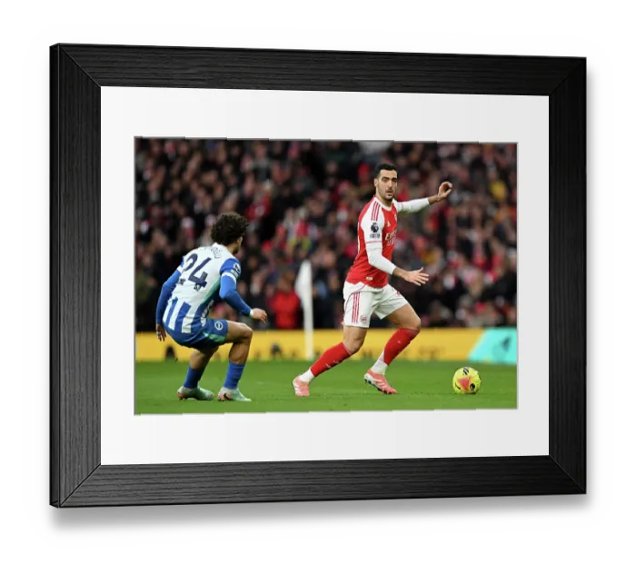 Framed Print : Arsenal v Brighton & Hove Albion - Premier League