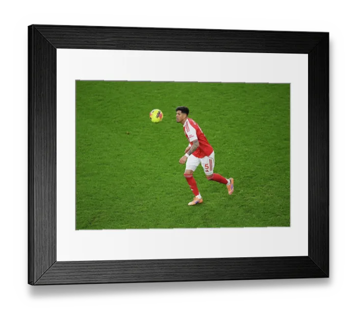 Framed Print : Arsenal v Aston Villa - Premier League