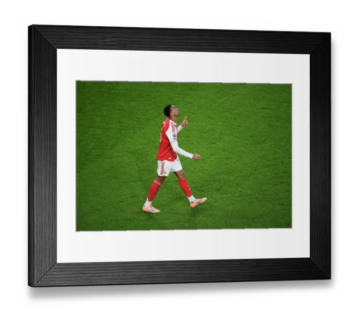 Framed Print : Arsenal v Aston Villa - Premier League