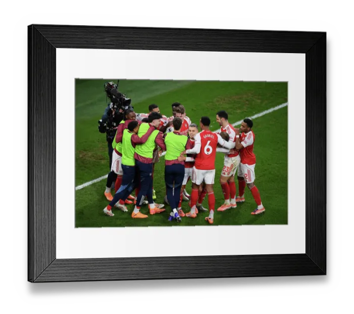 Framed Print : Arsenal v Aston Villa - Premier League Framed Print : Arsenal v Aston Villa - Premier League