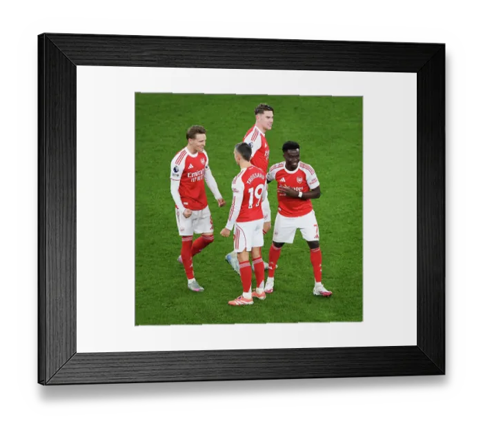 Framed Print : Arsenal v Aston Villa - Premier League