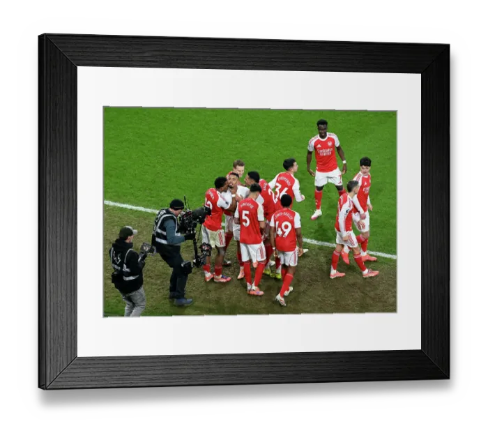 Framed Print : Arsenal v Aston Villa - Premier League Framed Print : Arsenal v Aston Villa - Premier League