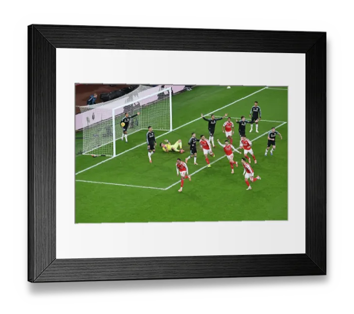 Framed Print : Arsenal v Aston Villa - Premier League