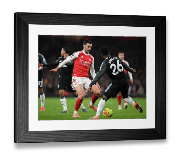 Framed Print : Arsenal v Aston Villa - Premier League Framed Print : Arsenal v Aston Villa - Premier League