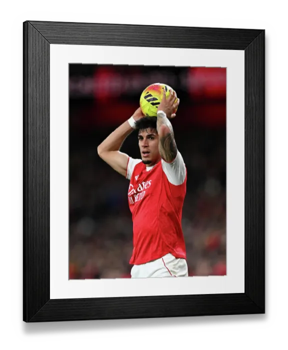 Framed Print : Arsenal v Aston Villa - Premier League