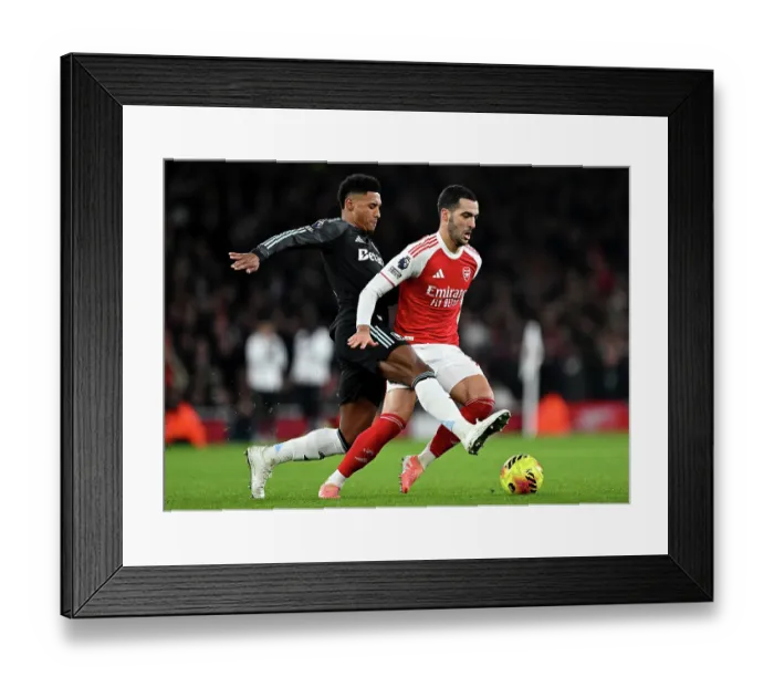 Framed Print : Arsenal v Aston Villa - Premier League Framed Print : Arsenal v Aston Villa - Premier League