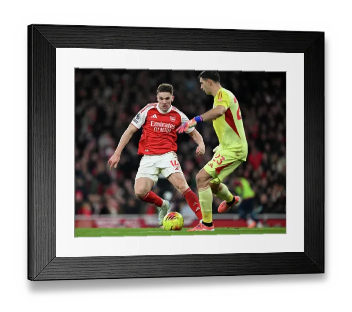 Framed Print : Arsenal v Aston Villa - Premier League Framed Print : Arsenal v Aston Villa - Premier League